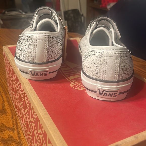 Vans prison, issue, white and black three strap off the wall shoes, M 4.5, W 6. - Picture 4 of 9